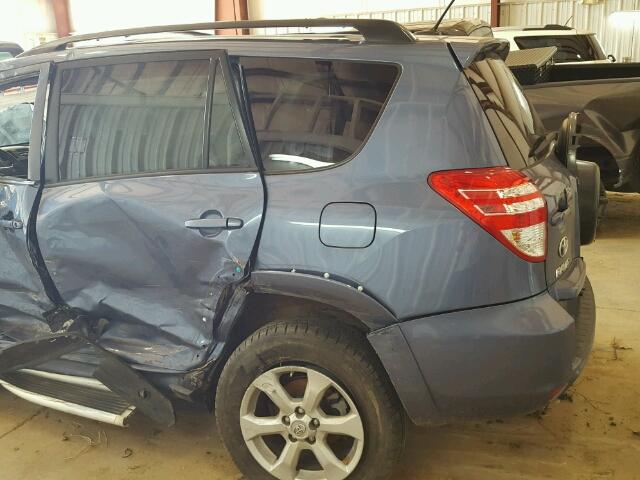 2T3YF4DV9BW074417 - 2011 TOYOTA RAV4 BLUE photo 9