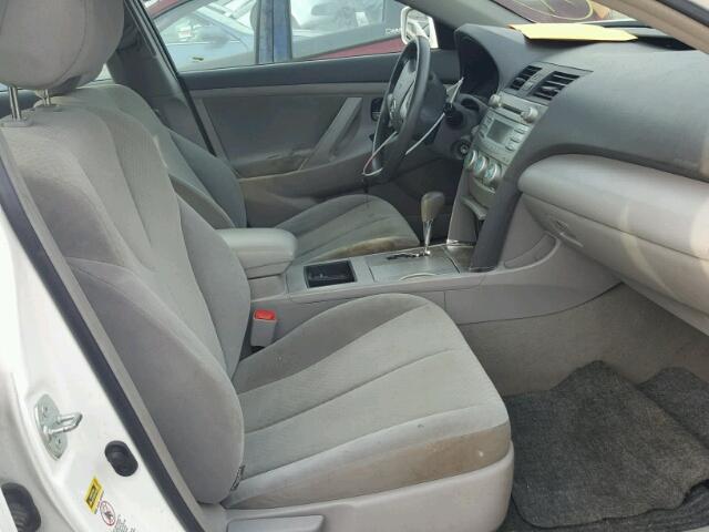 4T1BE46K99U863603 - 2009 TOYOTA CAMRY BASE WHITE photo 5