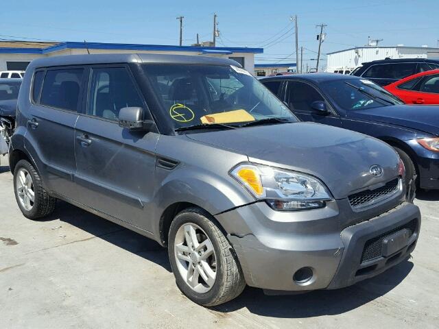 KNDJT2A24B7304143 - 2011 KIA SOUL SILVER photo 1