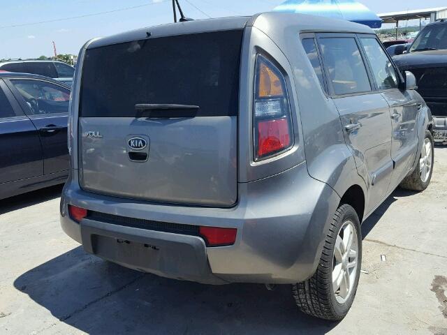 KNDJT2A24B7304143 - 2011 KIA SOUL SILVER photo 4