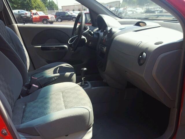 KL1TD52645B338522 - 2005 CHEVROLET AVEO BASE Rouge photo 5