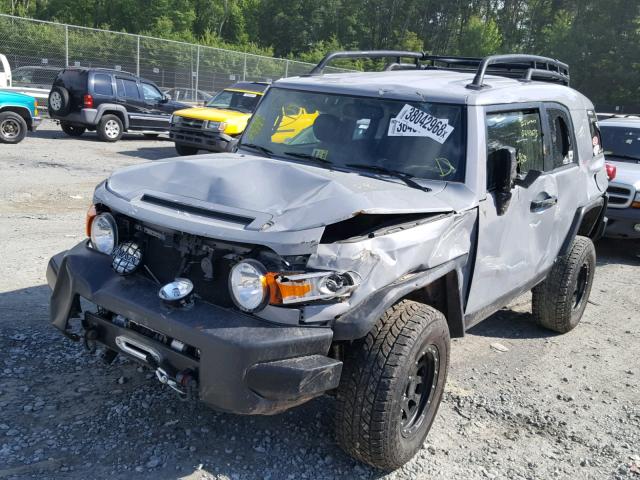 JTEBU4BF9DK166304 - 2013 TOYOTA FJ CRUISER GRAY photo 2