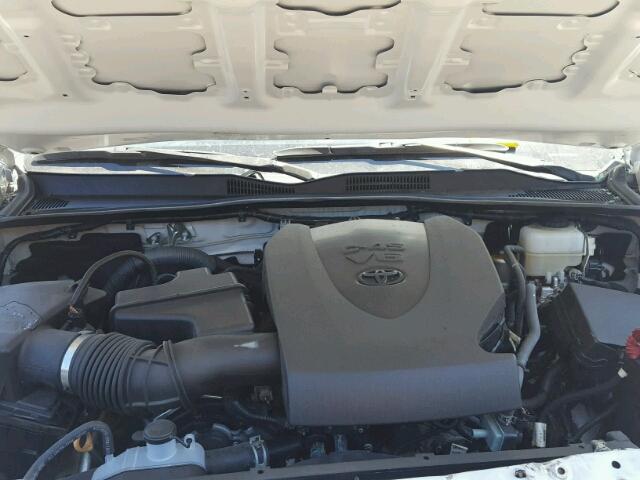 5TFCZ5AN3HX063817 - 2017 TOYOTA TACOMA DOU თეთრი ფოტო 7