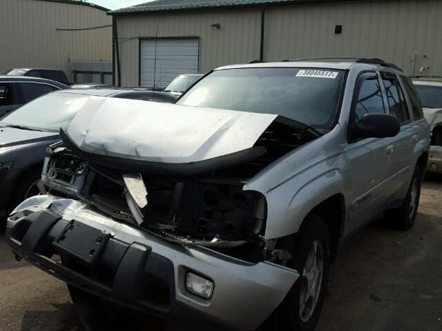 1GNDT13S042206688 - 2004 CHEVROLET TRAILBLAZE SILVER photo 2