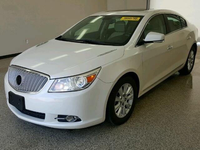 1G4GD5GR4CF284556 - 2012 BUICK LACROSSE P CREAM photo 2