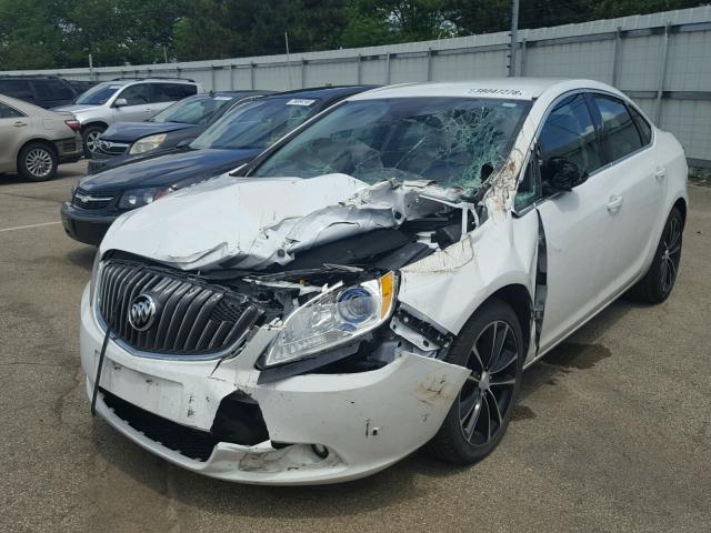 1G4PW5SK4G4152001 - 2016 BUICK VERANO SPO WHITE photo 9