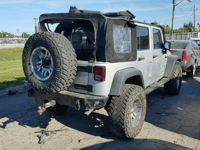 1J4GA39118L528269 - 2008 JEEP WRANGLER U SILVER photo 4