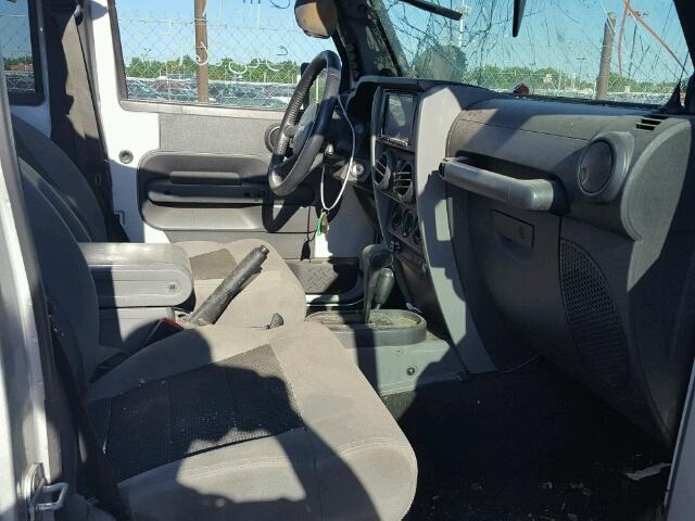 1J4GA39118L528269 - 2008 JEEP WRANGLER U SILVER photo 5