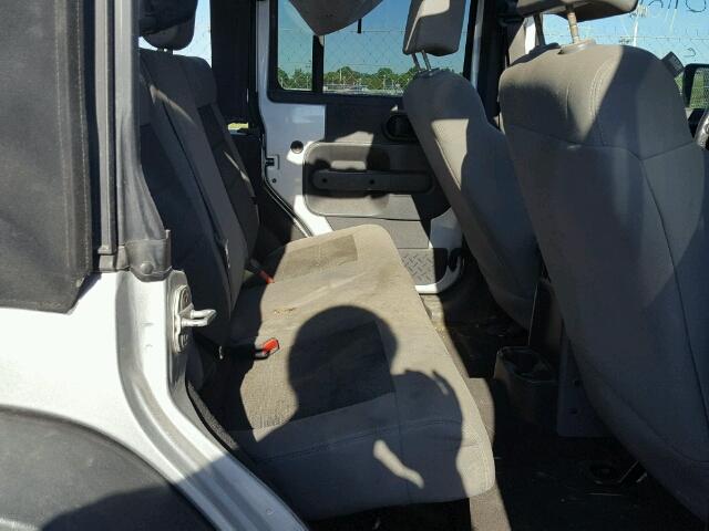 1J4GA39118L528269 - 2008 JEEP WRANGLER U SILVER photo 6