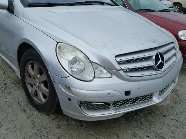 4JGCB75EX7A056306 - 2007 MERCEDES-BENZ R SILVER photo 9