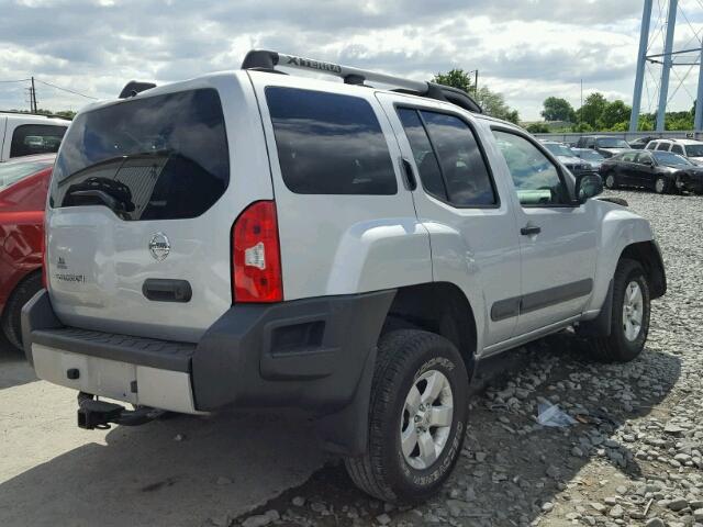 5N1AN0NW1DN815220 - 2013 NISSAN XTERRA X SILVER photo 4