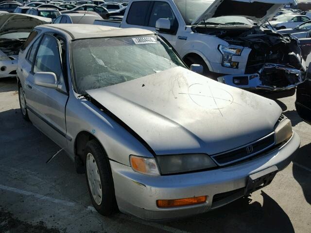 1HGCE1824TA002313 - 1996 HONDA ACCORD LX GOLD photo 1