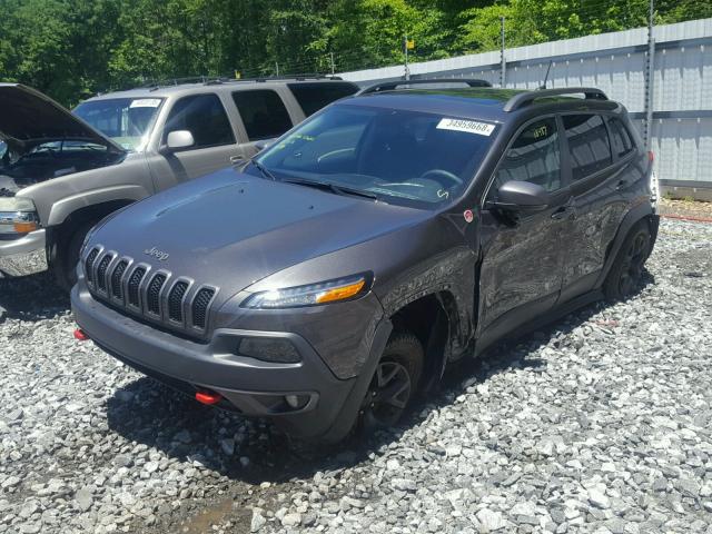 1C4PJMBS3HW647454 - 2017 JEEP CHEROKEE T GRAY photo 2