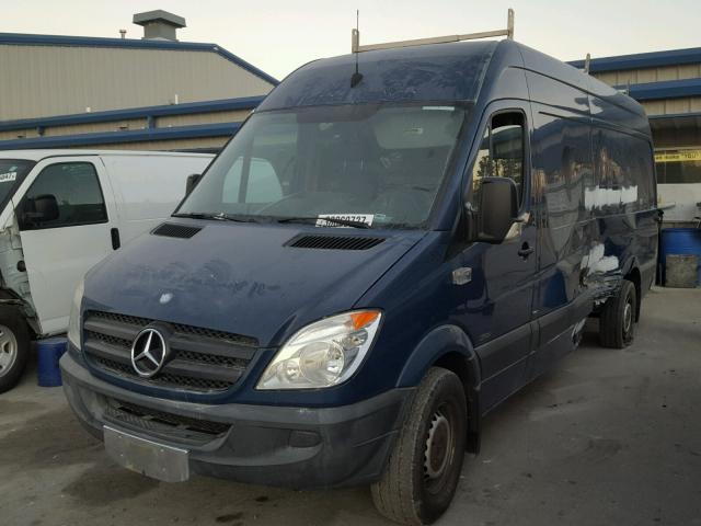 WD3PE8CC5C5696943 - 2012 MERCEDES-BENZ SPRINTER 2 BLUE photo 2