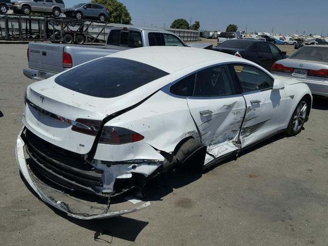 5YJSA1H17EFP44874 - 2014 TESLA MODEL S თეთრი ფოტო 4
