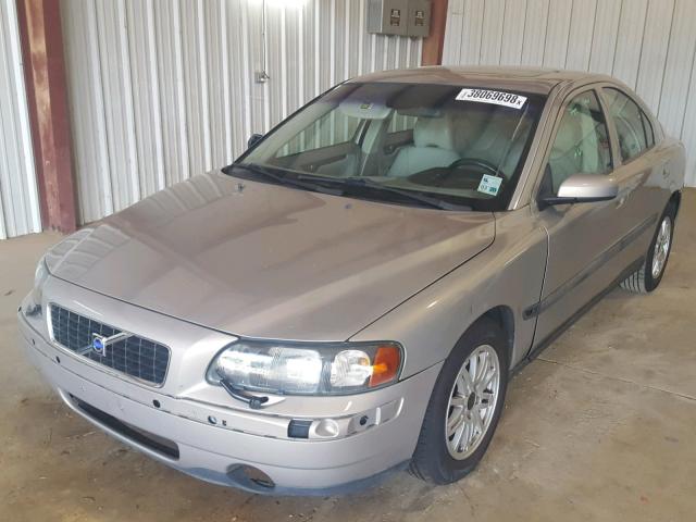 YV1RS61T942359378 - 2004 VOLVO S60 GOLD photo 2
