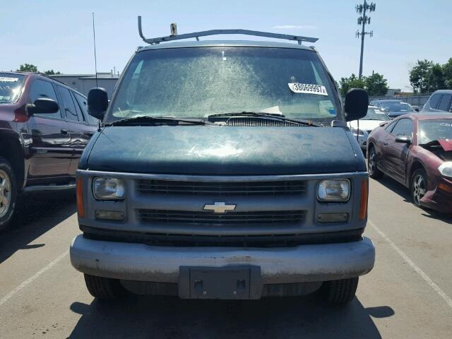 1GCGG25R321201059 - 2002 CHEVROLET EXPRESS G2 GREEN photo 9