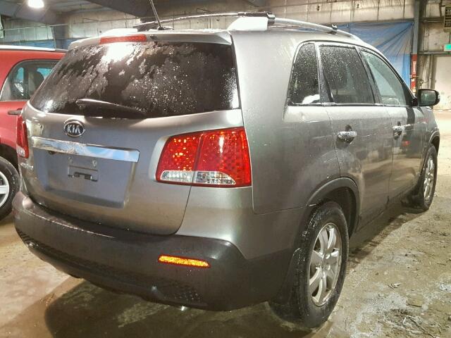 5XYKTDA69CG219757 - 2012 KIA SORENTO BA GRAY photo 4