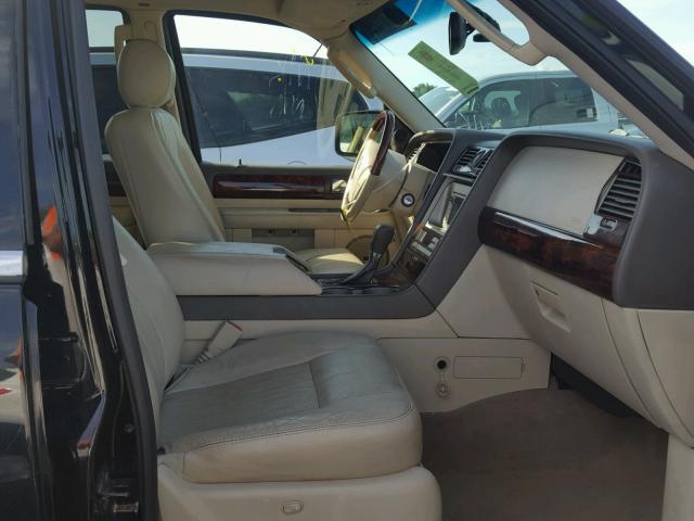 5LMFU27R64LJ30229 - 2004 LINCOLN NAVIGATOR BLACK photo 5