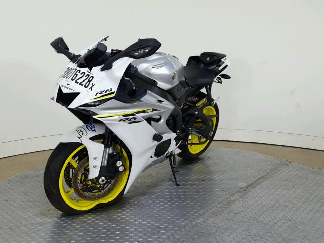 JYARJ28EXHA002095 - 2017 YAMAHA YZFR6 WHITE photo 4