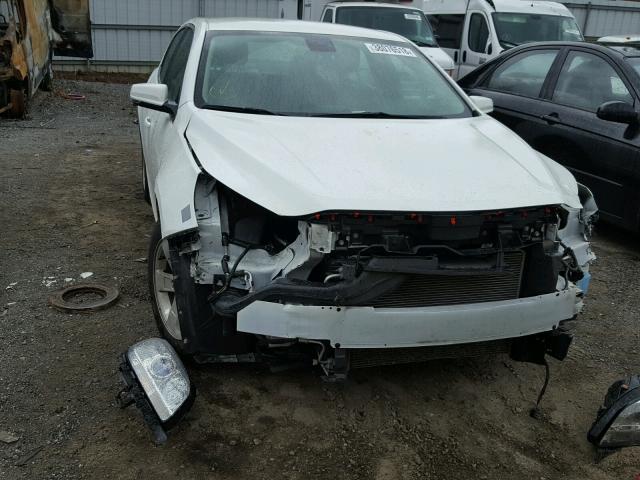 1G11C5SA2GU156082 - 2016 CHEVROLET MALIBU LIM WHITE photo 9