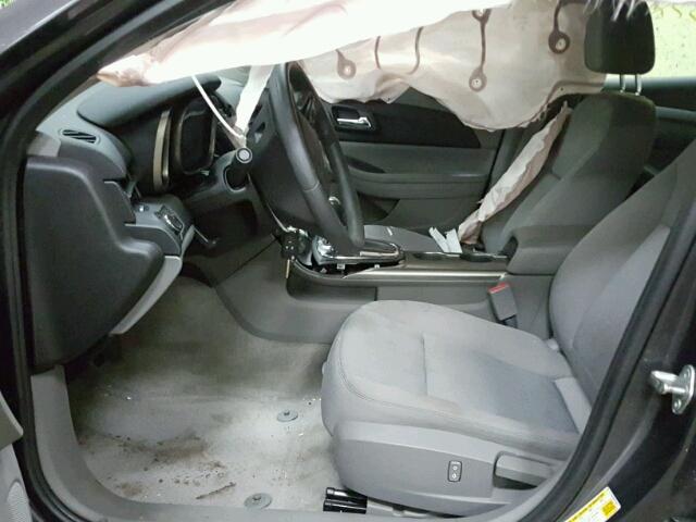 1G11B5SA8DF246131 - 2013 CHEVROLET MALIBU LS ნაცრისფერი ფოტო 5