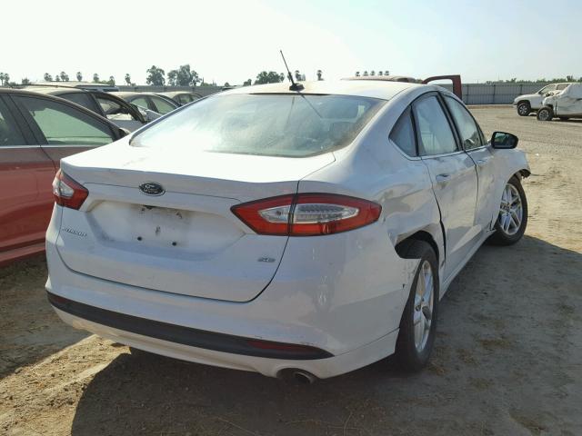 3FA6P0H73FR206919 - 2015 FORD FUSION SE WHITE photo 4