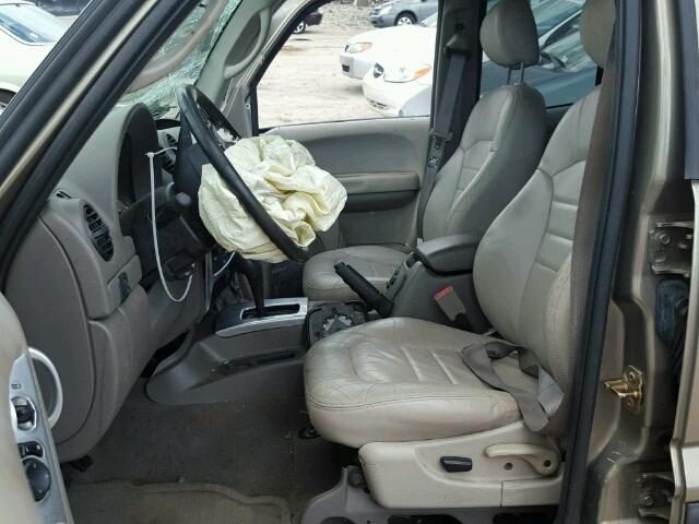 1J4GK38K84W224484 - 2004 JEEP LIBERTY RE TAN photo 5
