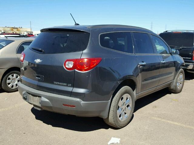 1GNKRFED2BJ118567 - 2011 CHEVROLET TRAVERSE L CHARCOAL photo 4