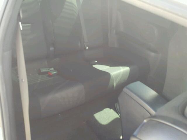 JTKJF5C79B3002980 - 2011 TOYOTA SCION TC 白色 照片 6