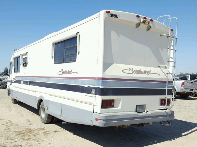 3FCMF53G3PJA02632 - 1993 FORD MOTORHOME TWO TONE photo 3