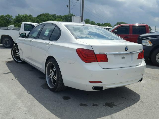 WBAKA83539CY34185 - 2009 BMW 750 I WHITE photo 3