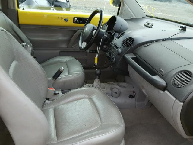 3VWDD21C5YM448315 - 2000 VOLKSWAGEN NEW BEETLE 黄色 照片 5
