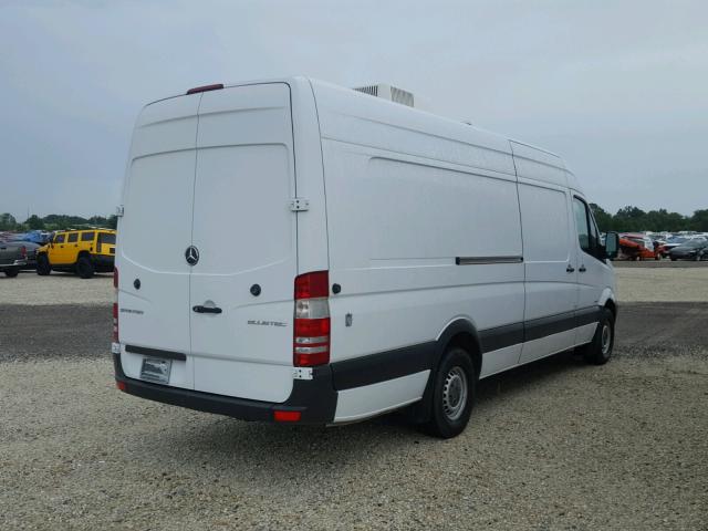 WD3PE8CC5E5837738 - 2014 MERCEDES-BENZ SPRINTER 2 WHITE photo 4