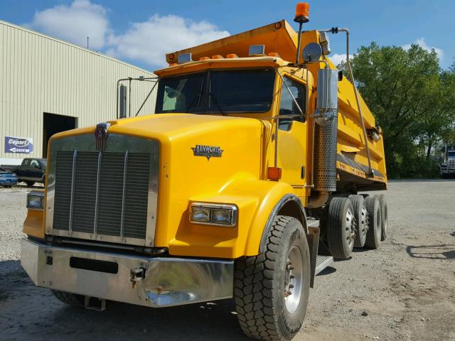 1NKDX0TXX5J091445 - 2005 KENWORTH CONSTRUCTI YELLOW photo 2