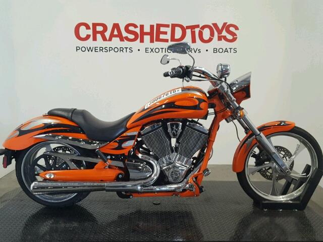 5VPXB36N1D3021135 - 2013 VICTORY MOTORCYCLES JACKPOT ORANGE photo 1