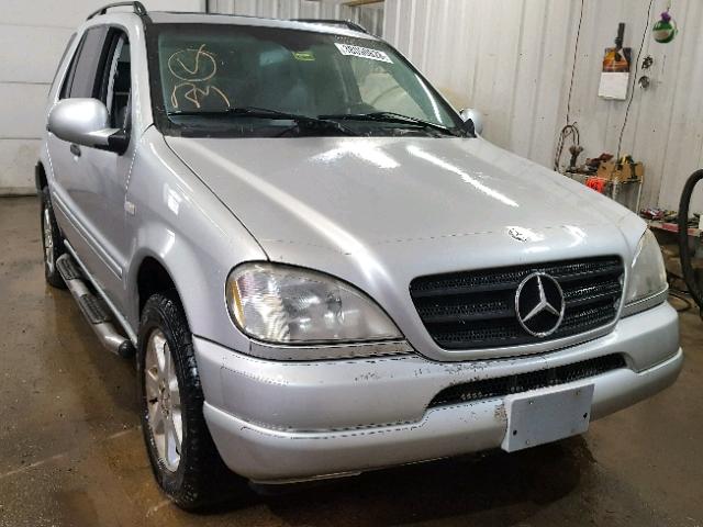4JGAB72E01A247400 - 2001 MERCEDES-BENZ ML 430 银色 照片 1