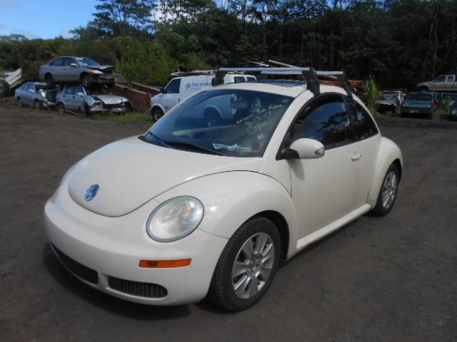 3VWRW31C89M503606 - 2009 VOLKSWAGEN NEW BEETLE CREAM photo 2