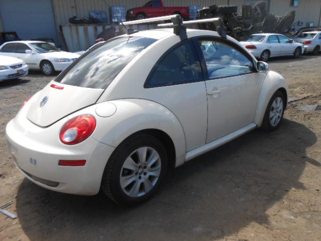 3VWRW31C89M503606 - 2009 VOLKSWAGEN NEW BEETLE CREAM photo 4