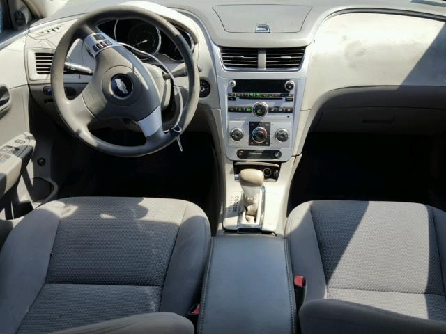 1G1ZG57B49F258497 - 2009 CHEVROLET MALIBU LS ვერცხლისფერი ფოტო 9