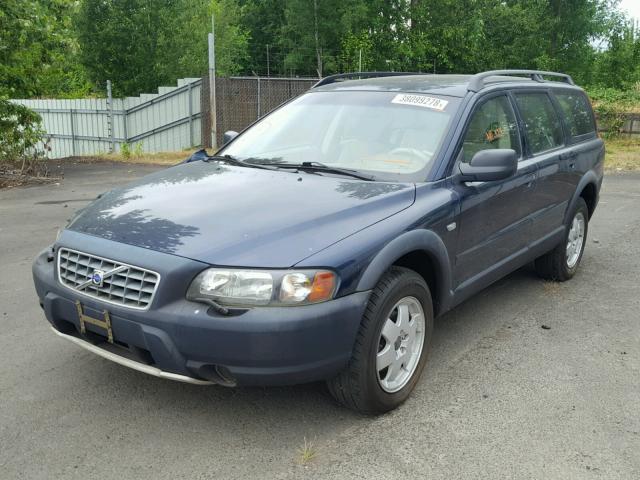 YV1SZ58D521070958 - 2002 VOLVO V70 XC BLUE photo 2