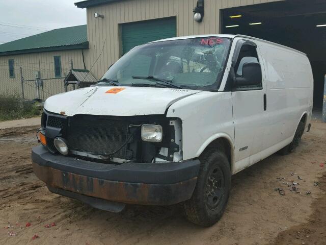 1GCGG25V651236471 - 2005 CHEVROLET EXPRESS G2 WHITE photo 2