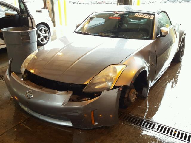 JN1AZ36A54T015001 - 2004 NISSAN 350Z ROADS GRAY photo 2