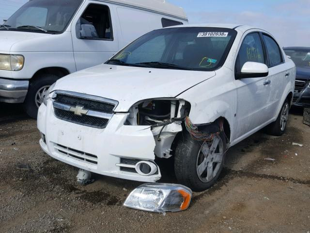 KL1TG56E79B311765 - 2009 CHEVROLET AVEO LT WHITE photo 2