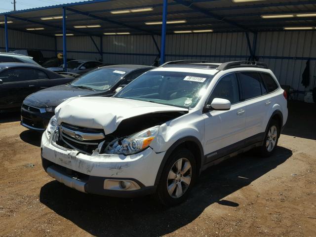 4S4BRDKC6B2379327 - 2011 SUBARU OUTBACK 3. WHITE photo 2