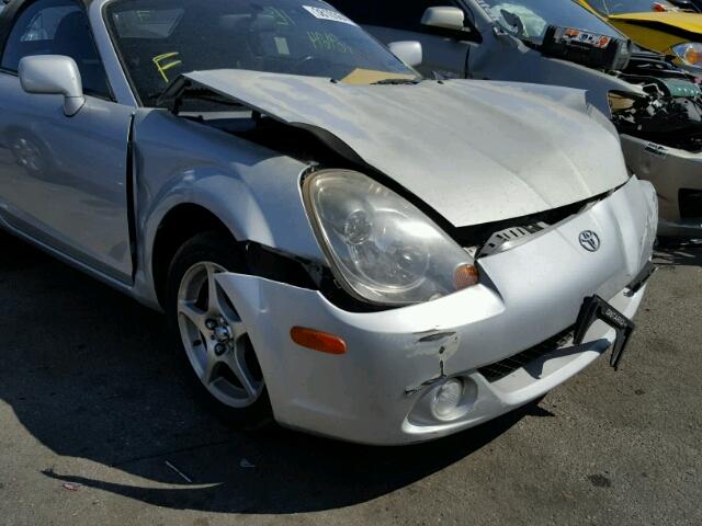 JTDFR320130055379 - 2003 TOYOTA MR2 SPYDER SILVER photo 9