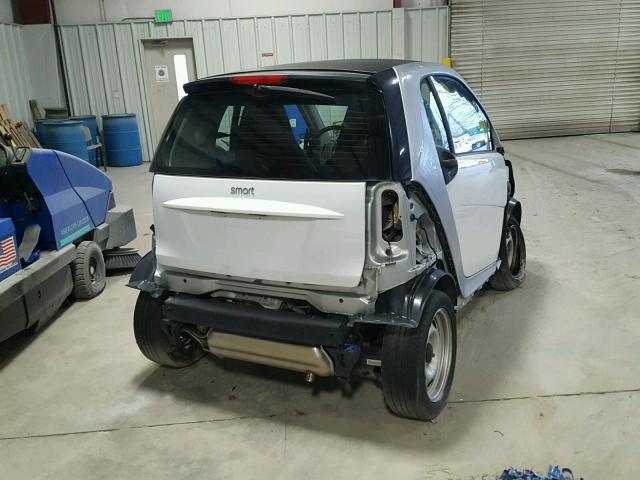 WMEEJ3BA1FK794810 - 2015 SMART FORTWO PUR TWO TONE photo 4