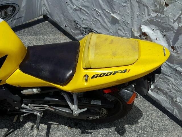 JH2PC35042M308551 - 2002 HONDA CBR600 F4 YELLOW photo 6