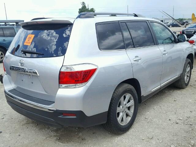 5TDZA3EH3DS035087 - 2013 TOYOTA HIGHLANDER SILVER photo 4