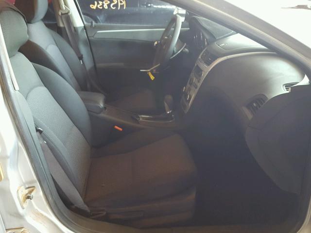 1G1ZC5EB8AF288783 - 2010 CHEVROLET MALIBU 1LT SILVER photo 5